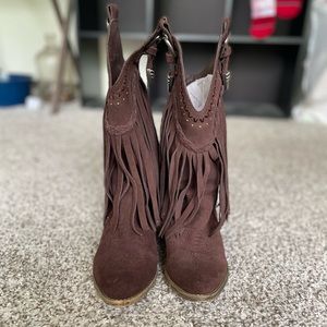 Very Volatile size 7 brown small heeled cowgirl boots